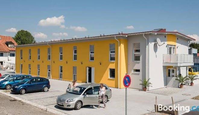 Motel einstein