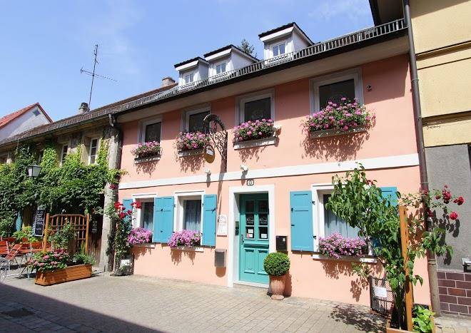 Hotelchen am theater