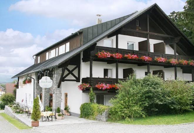 Hotel restaurant cafe zum friedl