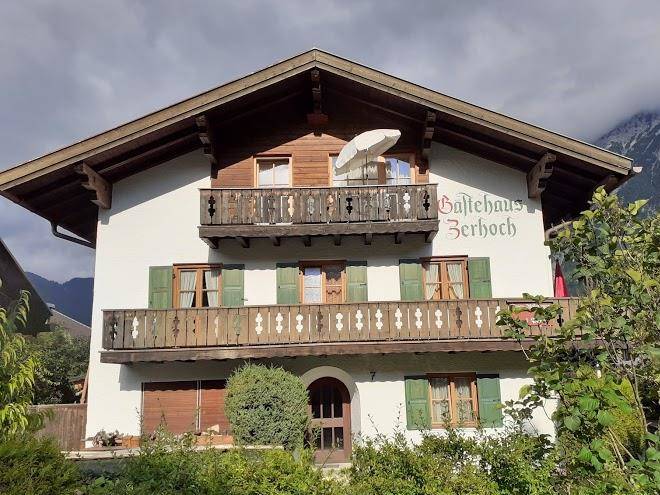Ferienhaus zerhoch