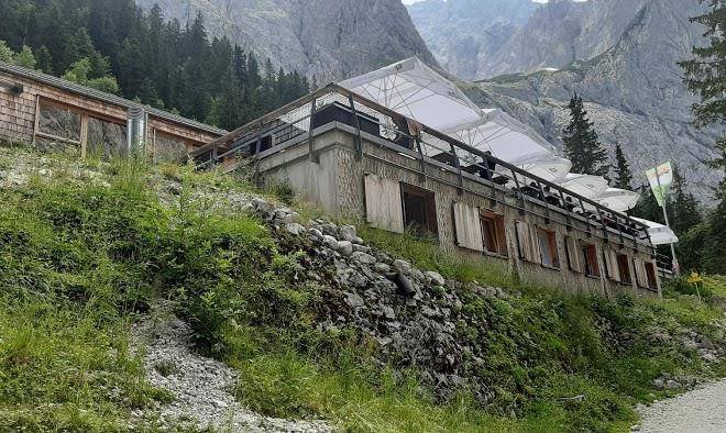 Hollentalangerhutte