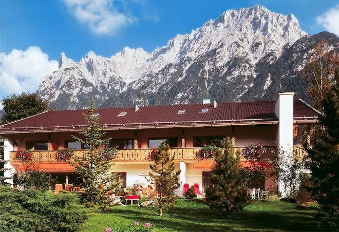 Hotel garni franziska mittenwald