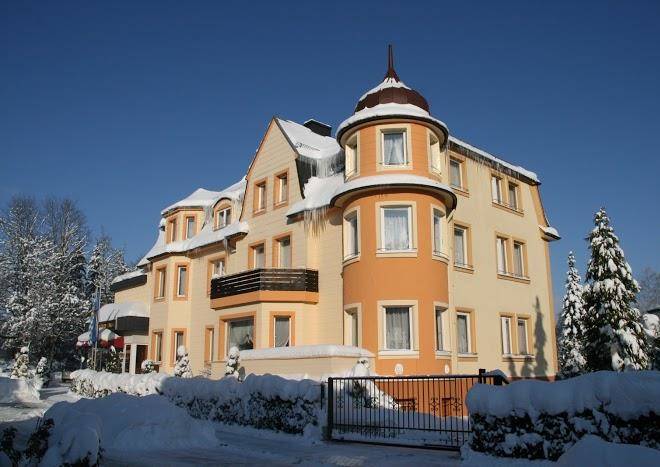 Hotel modena direkt an der therme