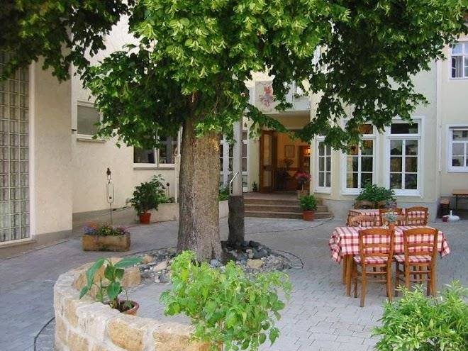 Traditionsgasthof zur schonen schnitterin
