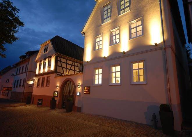 Bella riva hotel