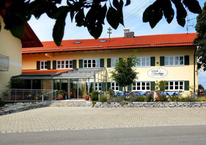 Wirth z moosham hotel restaurant wirtshaus biergarten