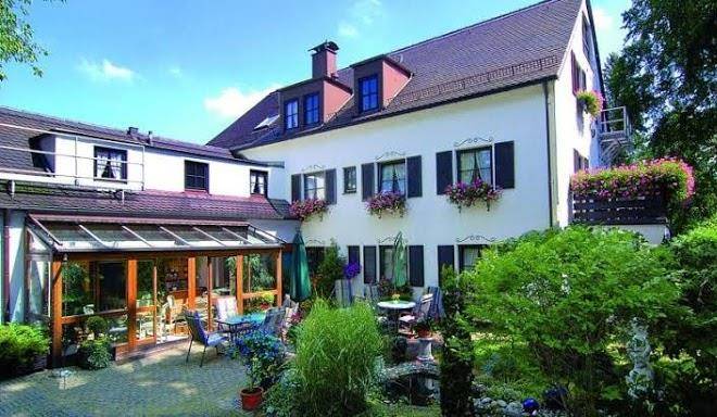 Hotel Neuner Garni Image