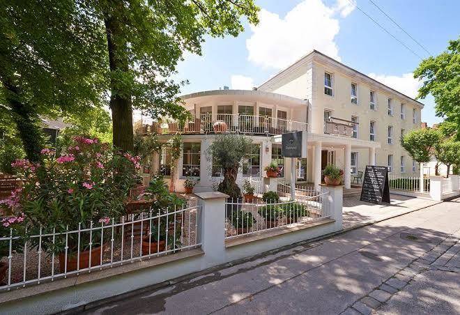 Prinz myshkin parkhotel