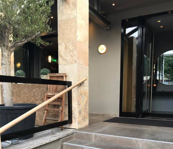 Akropolis hotel restaurant