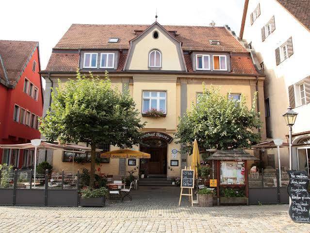 Hotel restaurant cafe bauer