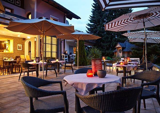 Vintage hotel charivari mit restaurant wintergarten