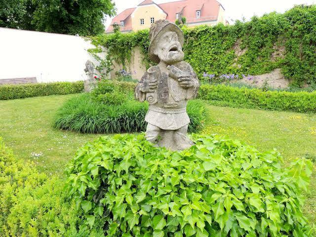 Gastehaus malzerei auf schloss neuburg am inn