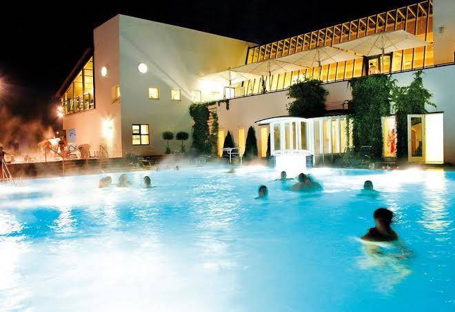 Hotel chrysantihof via bademantelgang zur rottal terme
