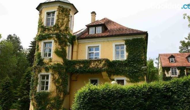 Landschloss ernestgrun