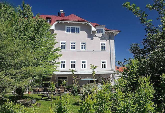 Alpenhotel wittelsbach mit gillitzer's restaurant lounge & garden
