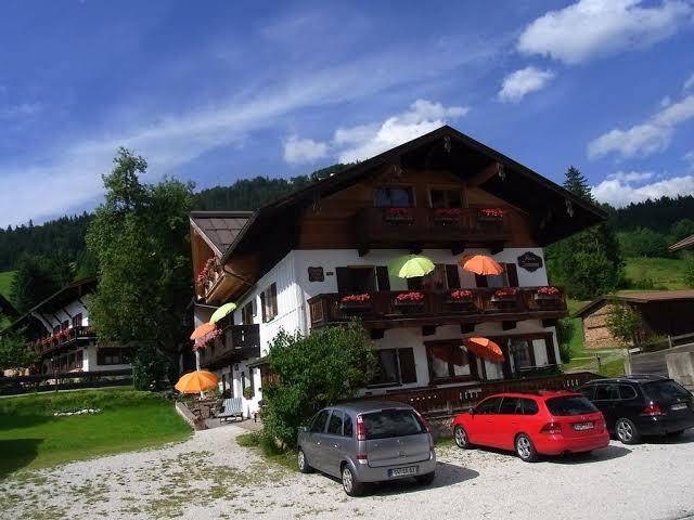 Gastehaus zauner ferienwohnung zimmer mit fruhstuck