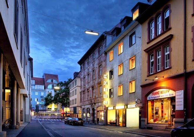 Central hotel garni