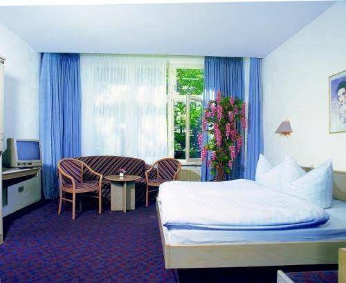 Birth city hotel