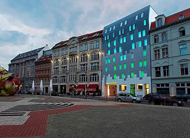 Gat Point Charlie Hotel Image