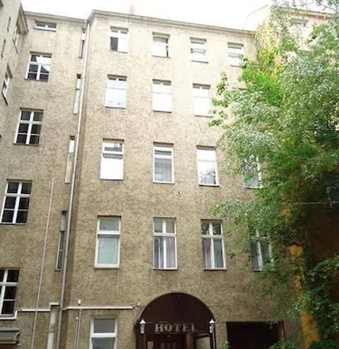 Hotel adam