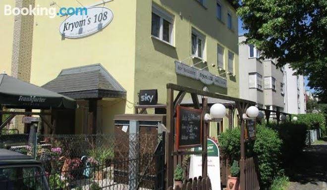 Hotel kryom's 108