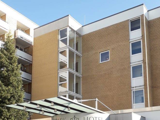 Schlosspark Hotel Image