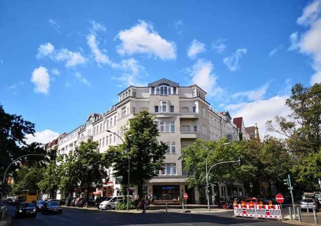 Selina berlin west