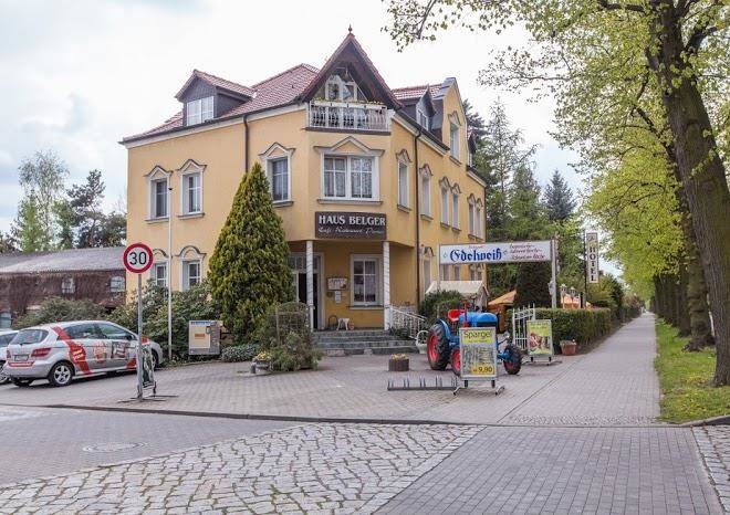 Hotel restaurant biergarten belger