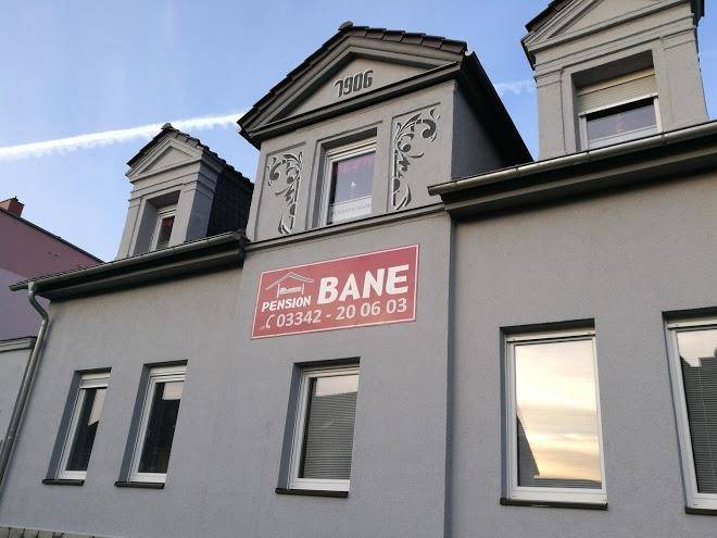 Pension bane