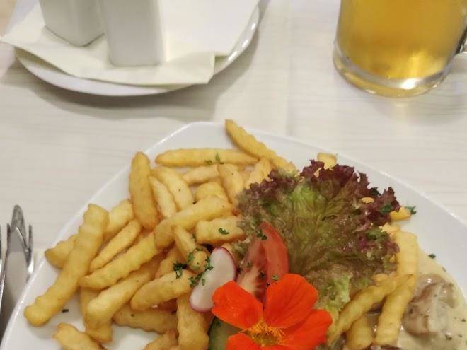 Restaurant hanig