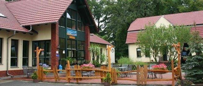 Mit zeltplatz