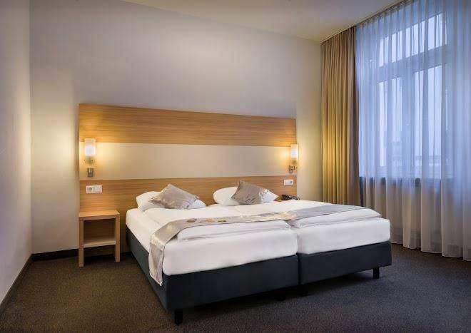 Novum Hotel Continental Frankfurt Image