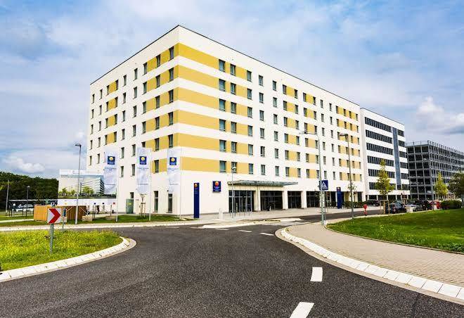 Comfort hotel frankfurt airport west