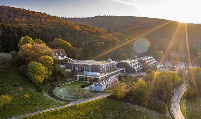 Collegium glashutten zentrum fur kommunikation gmbh