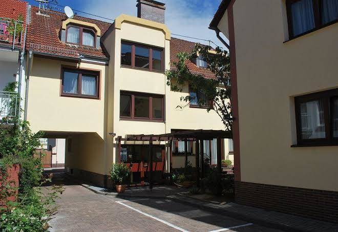 Hotel Rheingauer Tor Hochheim Image