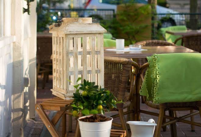 Ducky's Restaurant Events Hotel Image