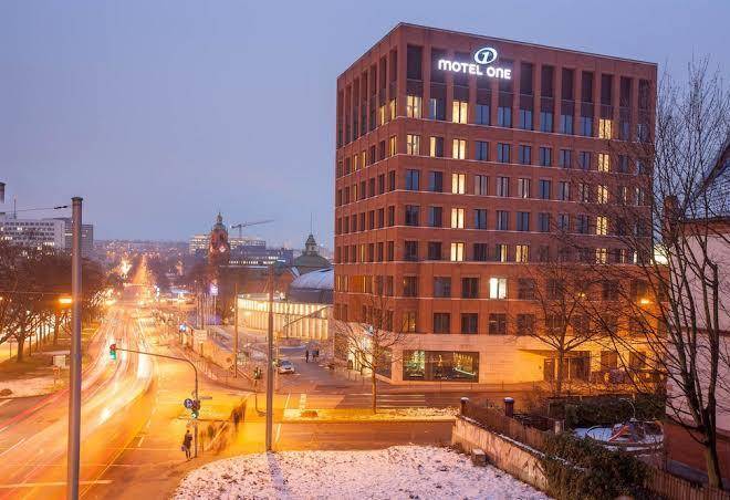 Hotel Motel One Wiesbaden Image