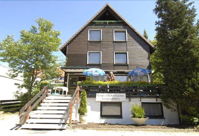 Blackcoms erika hotel