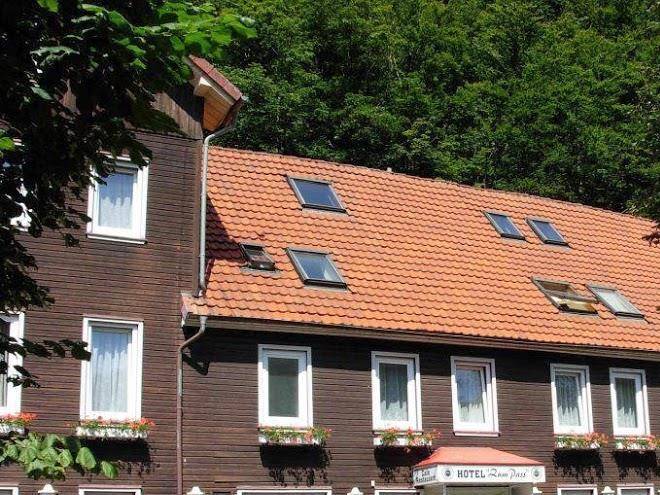 Hotel zum pass