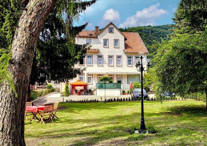 Tourist hotel