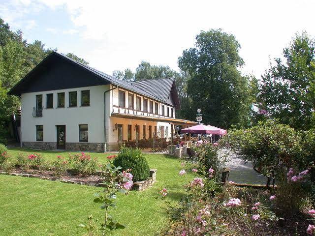 Baumhaushotel aerzen hotel restaurant waldquelle