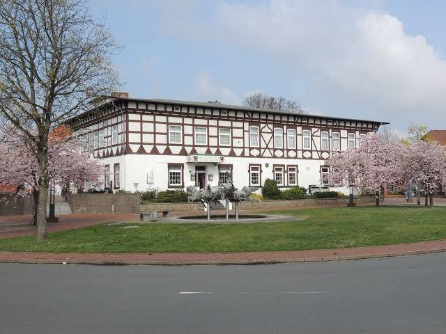 Deutsches haus hotel und gaststatten betriebs gmbh
