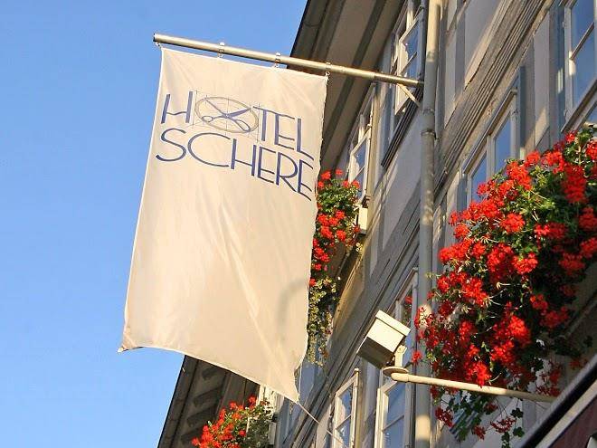 Hotel schere