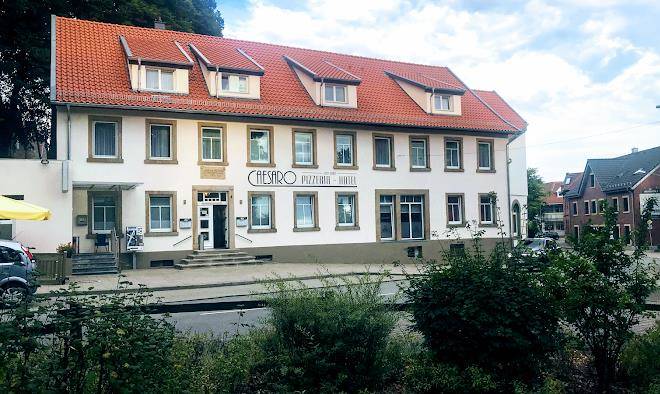 Caesaro pizzeria hotel