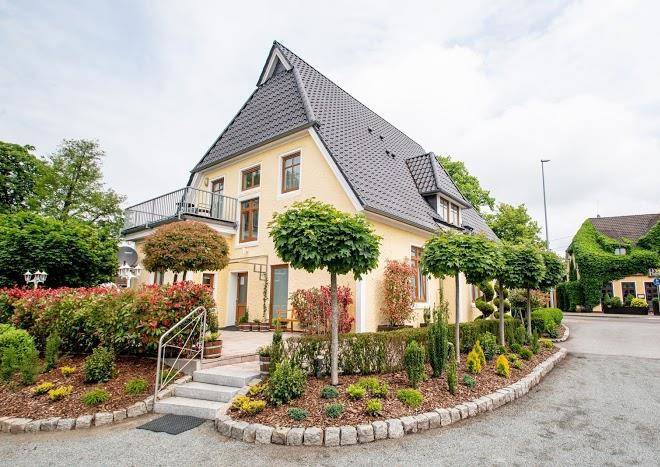 Gastehaus fliegendes perlhuhn borgfeld