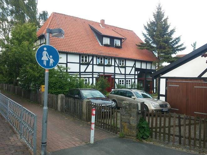 Messezimmer laatzen agentur peter ostrowski
