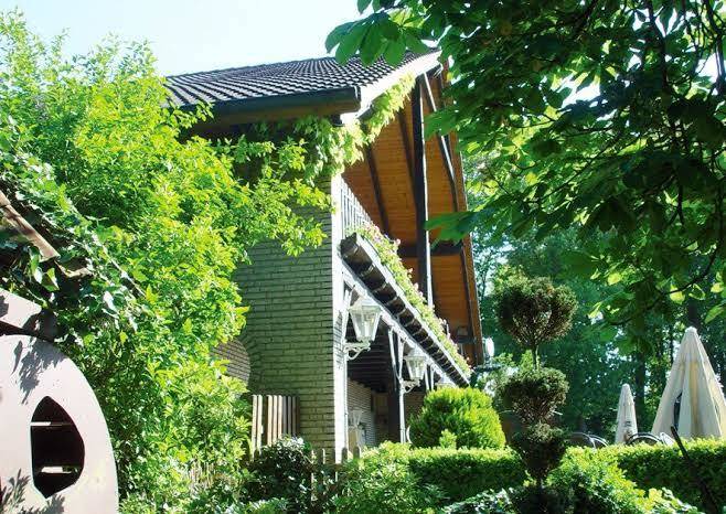 Zum Deutschen Haus Image