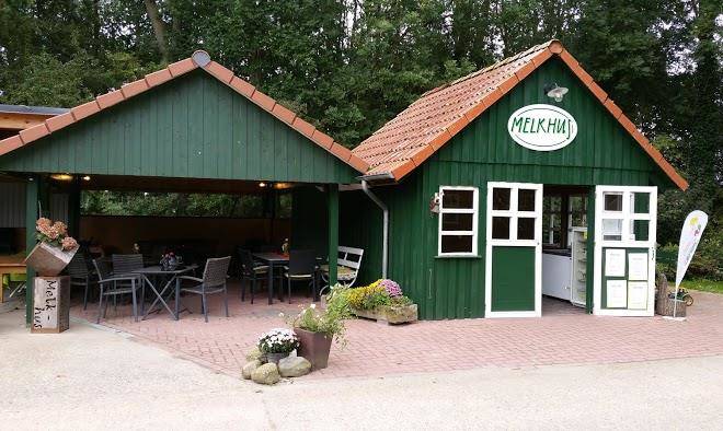 Melkhus schildt in ovelgonne