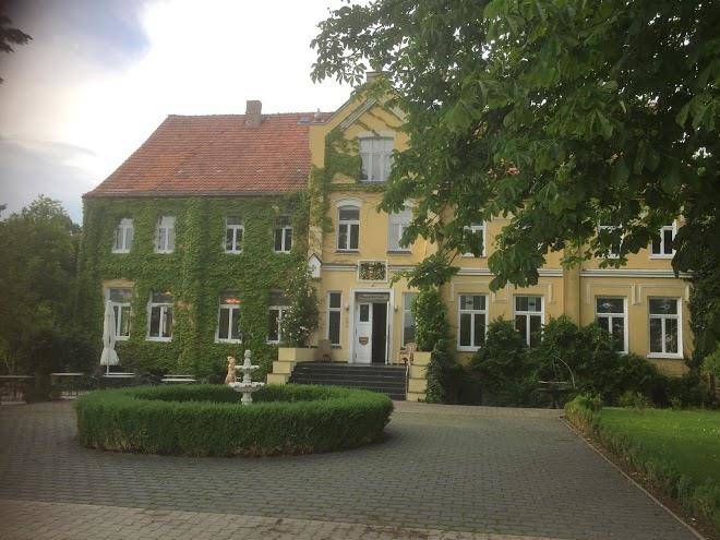 Park and lake golf manor hotel