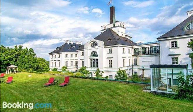 Relais & Chateaux Schlosshotel Burg Schlitz Image